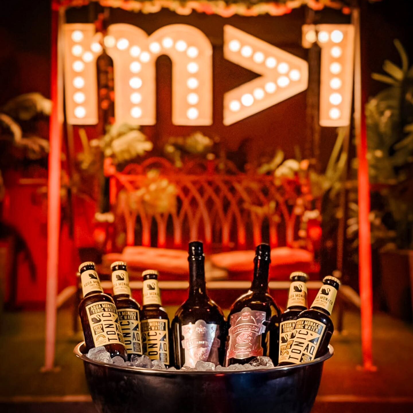 🍾 Gewinnspiel 🥂 MOORGIN verlost für das kommende Wochenende eine Lounge inklusive einer Flasche "Moorgin Champagne Edition" mit Beigetränken ❤️ Zum Teilnehmen verlinkt Eure Partycrew in den Kommentaren und folgt: @mach_eins @moordestillerie Viel Glück und viel Spass im Mach1🎉 Wir sehen uns am Freitag und Samstag 🪩 . . . #mach1familie #nürnberg #mach1club #houseofsound @moorgin #gintonic