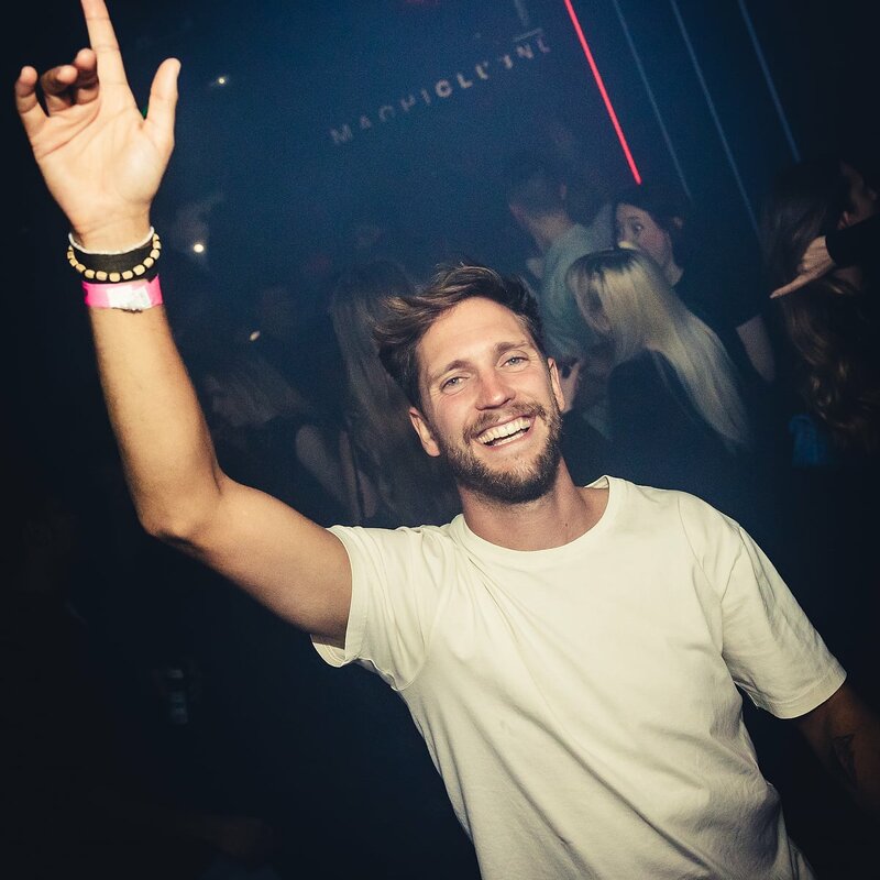 Mach90 meets 2000 // 25.12.24